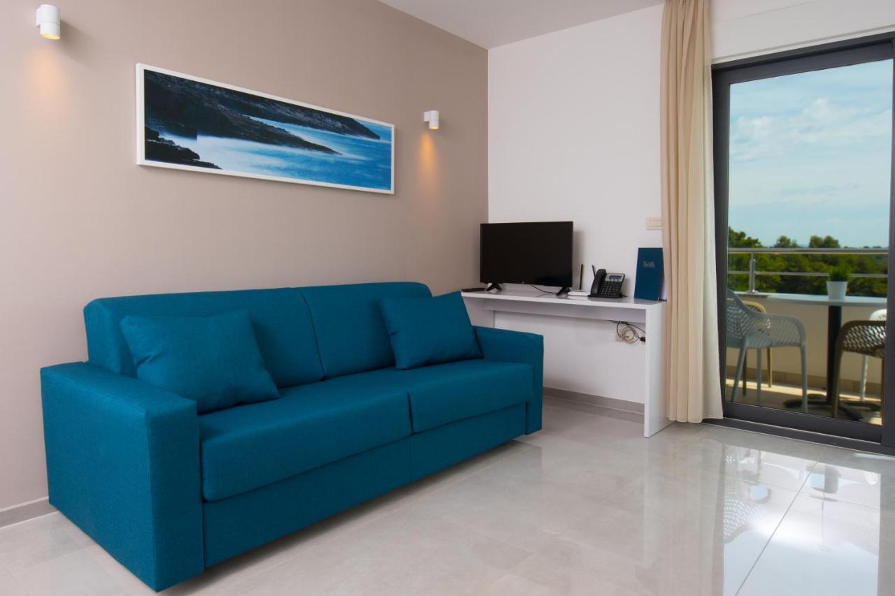 Aparthotel Punta Blu - Pool & Spa เปรมันตูรา ภายนอก รูปภาพ