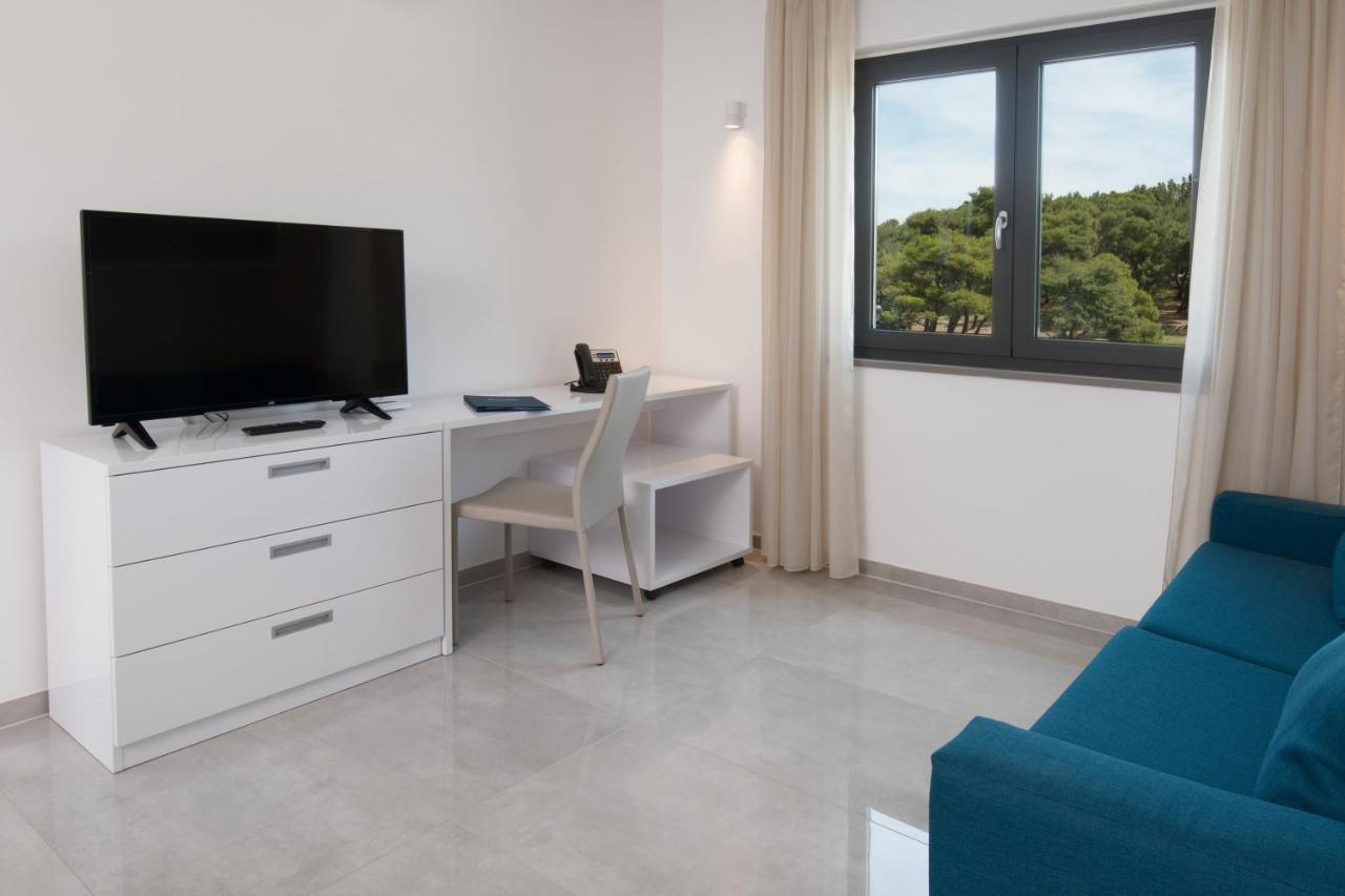 Aparthotel Punta Blu - Pool & Spa เปรมันตูรา ภายนอก รูปภาพ
